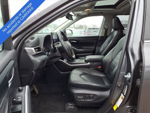 Used 2023 Toyota Highlander L image 18