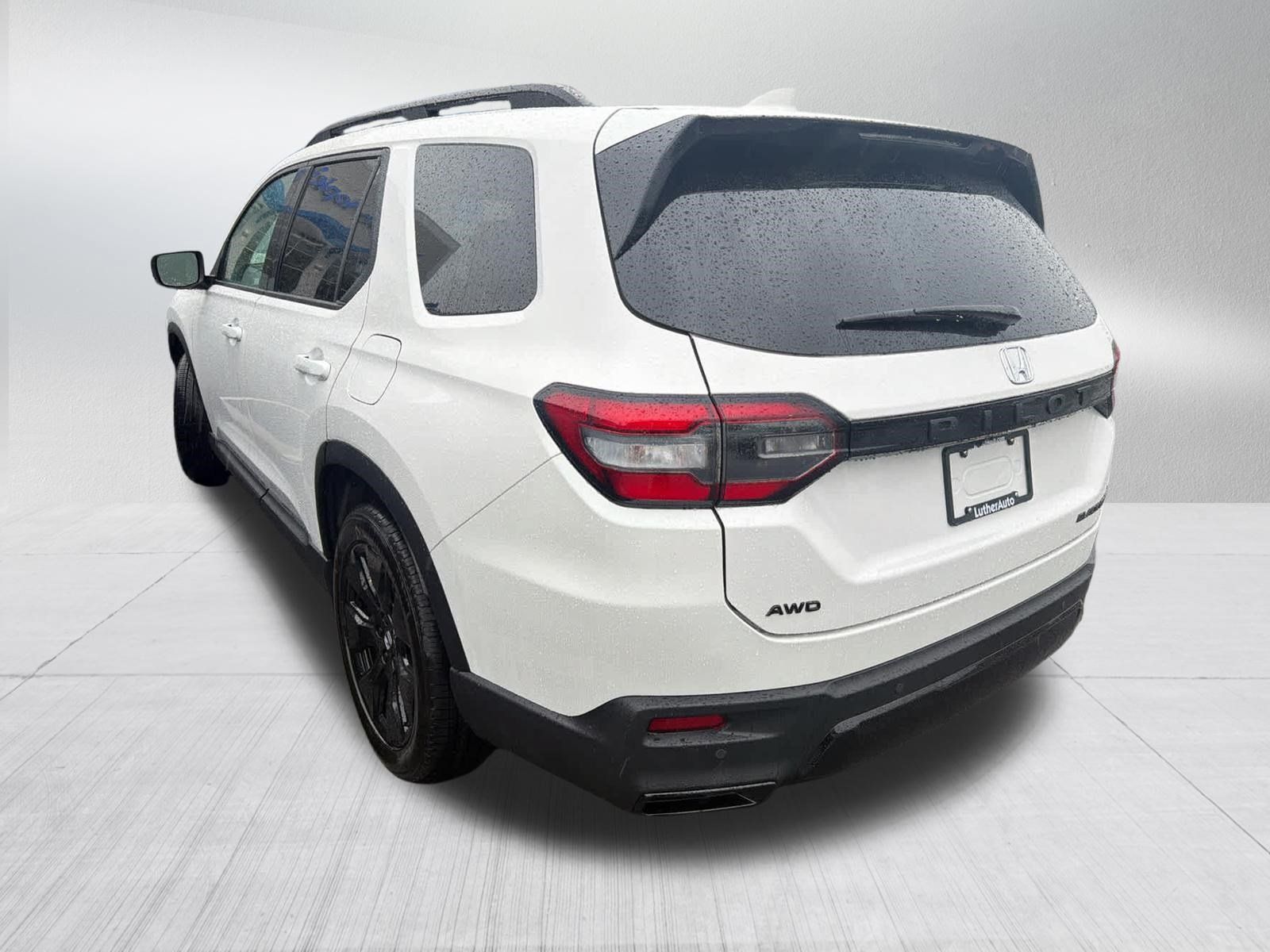 Used 2026 Honda Pilot Black Edition image 8