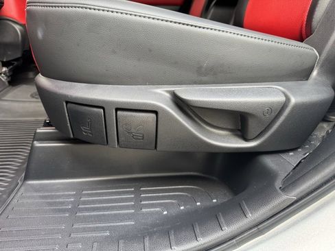 Certified 2023 Toyota Highlander XSE image 38