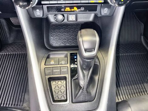 Used 2024 Toyota RAV4 XLE Premium FWD image 20