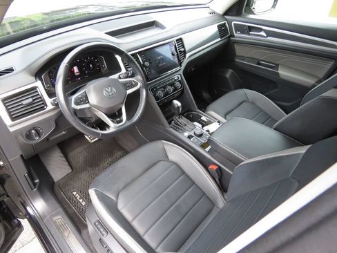 Used 2022 Volkswagen Atlas SEL Premium AWD/4WD image 11