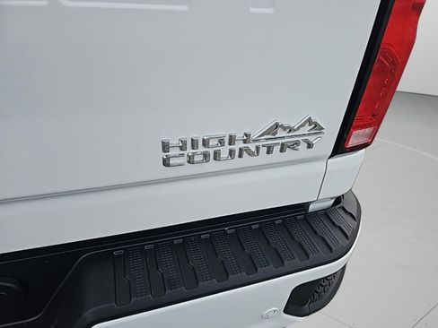 Used 2025 Chevrolet Silverado 2500 High Country w/ Technology Package image 10