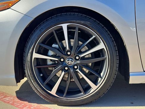 Used 2019 Toyota Camry XSE image 13