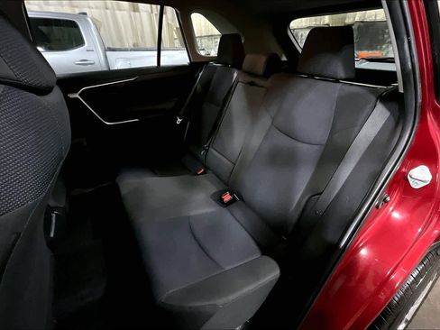 Used 2021 Toyota RAV4 LE image 21