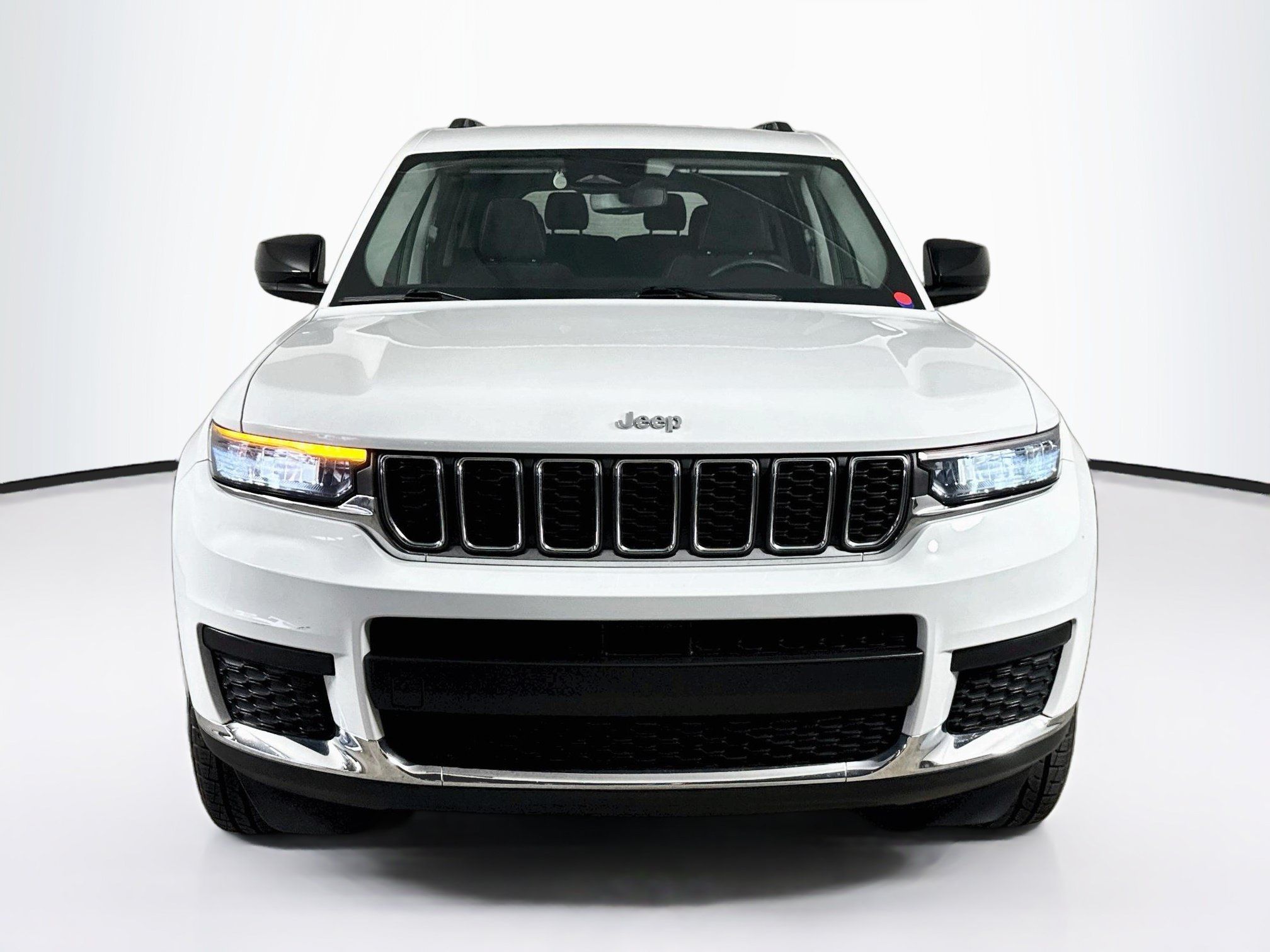 Used 2023 Jeep Grand Cherokee L Laredo AWD/4WD image 3