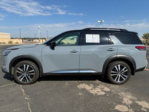 Certified 2025 Nissan Pathfinder Platinum w/ Cargo Package FWD image 3