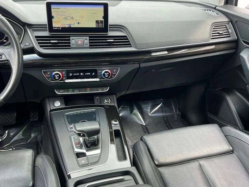 Used 2020 Audi Q5 e Premium Plus w/ Premium Plus Package AWD/4WD image 28