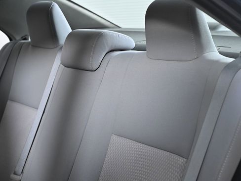 Used 2014 Toyota Corolla LE image 24