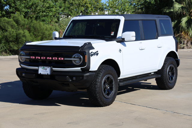 Used 2022 Ford Bronco Outer Banks AWD/4WD image 3