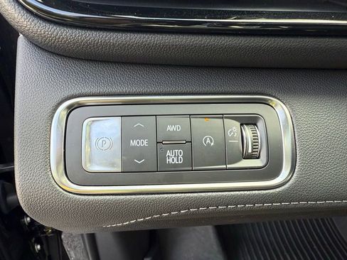 Used 2025 Buick Enclave Sport Touring w/ Super Cruise Package image 12