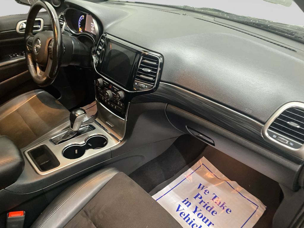 Used 2020 Jeep Grand Cherokee Altitude AWD/4WD image 9