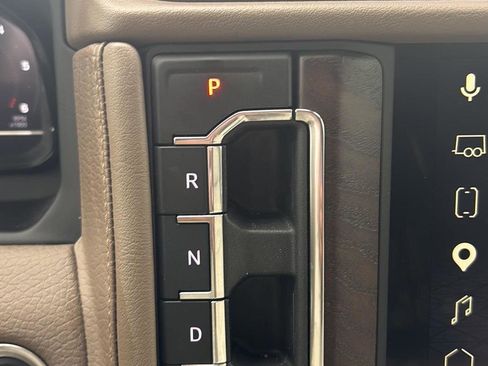 Used 2022 GMC Yukon Denali w/ Advanced Technology Package AWD/4WD image 29