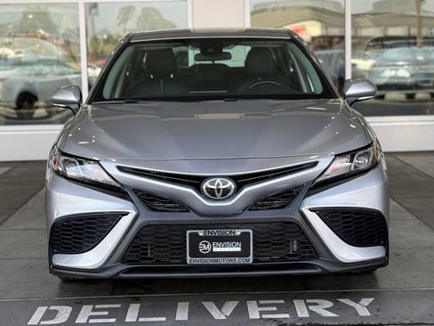Used 2023 Toyota Camry SE image 4