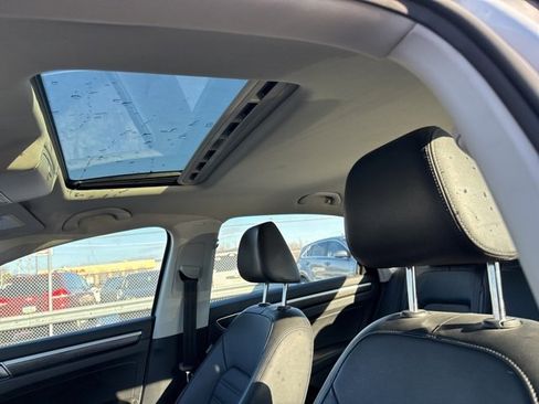 Used 2017 Volkswagen Passat 1.8T SEL Premium image 7