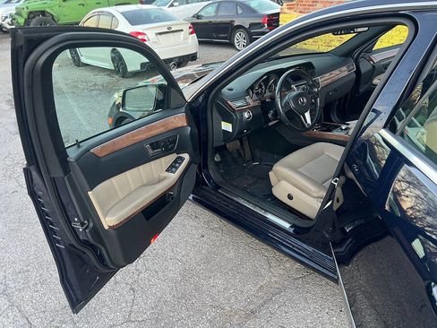 Used 2013 Mercedes-Benz E 350 E 350 Sport 4dr Sedan image 9