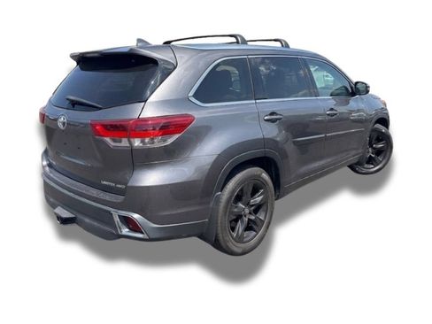Used 2017 Toyota Highlander Limited Platinum AWD/4WD image 4