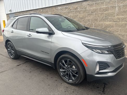 Used 2024 Chevrolet Equinox RS image 2