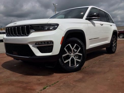 Used 2024 Jeep Grand Cherokee Limited image 22