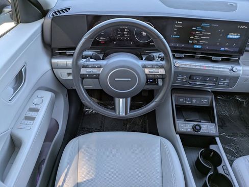 Used 2024 Hyundai Kona Limited image 17