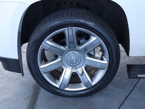 Used 2015 Cadillac Escalade Premium image 12