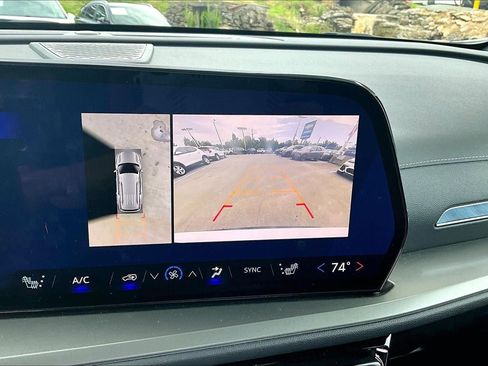 Used 2025 Chevrolet Traverse LT w/ Enhanced Driving Package AWD/4WD image 20