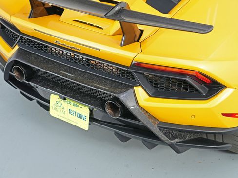 Used 2018 Lamborghini Huracan Performante image 71