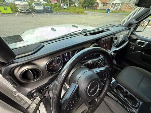 Used 2021 Jeep Wrangler Unlimited Sport AWD/4WD image 44