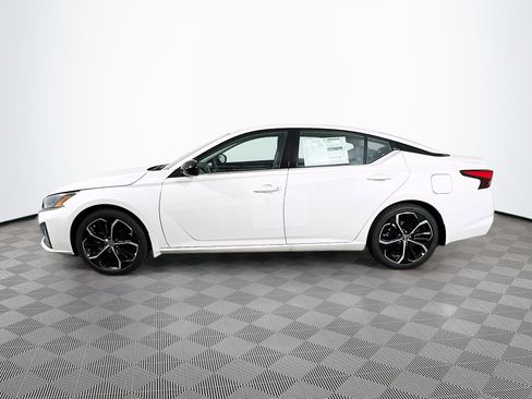 New 2025 Nissan Altima 2.5 SR image 27