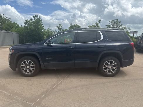 Used 2021 GMC Acadia SLT w/ Preferred Package image 2
