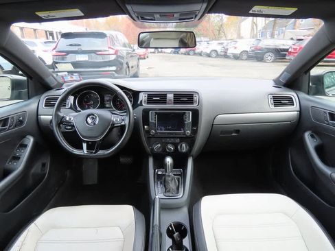 Used 2016 Volkswagen Jetta Sport w/ Lighting Package image 17