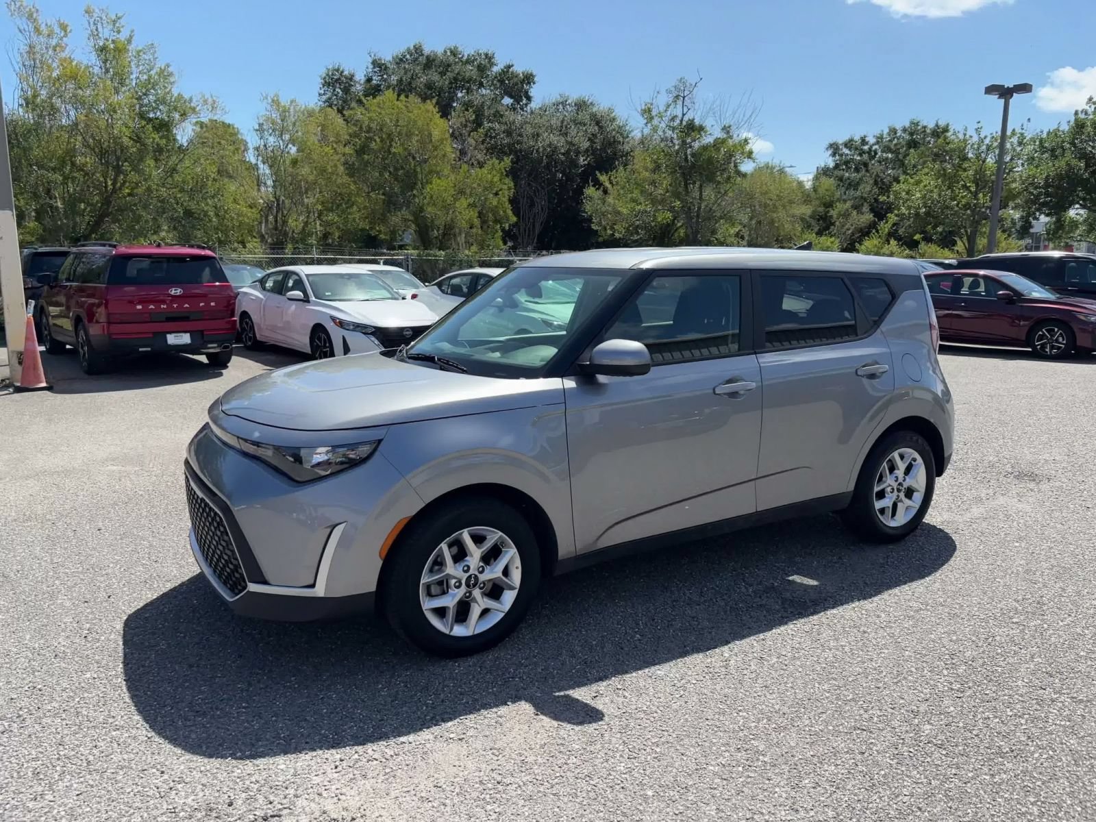 Used 2025 Kia Soul LX w/ LX Technology Package FWD image 6