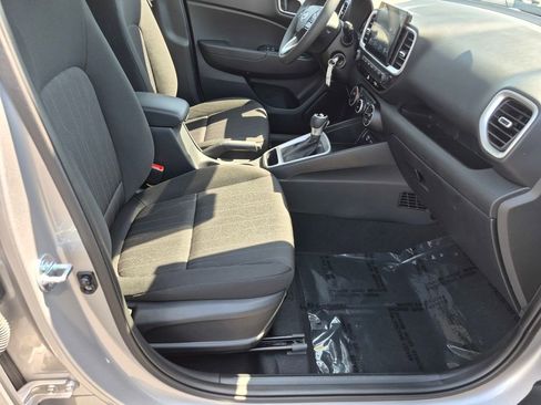 Used 2026 Hyundai Venue SE FWD image 23