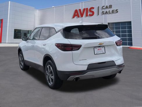 Used 2025 Chevrolet Blazer LT FWD image 9
