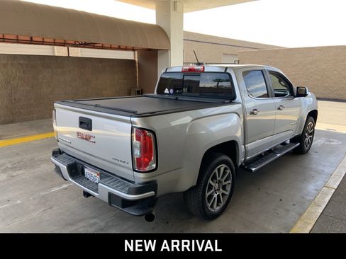 Used 2017 GMC Canyon Denali image 4