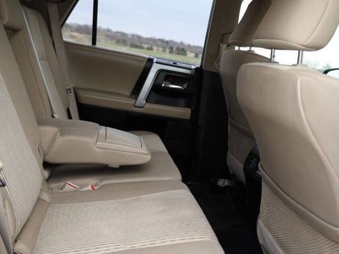 Used 2015 Toyota 4Runner SR5 w/ Convenience Package image 16