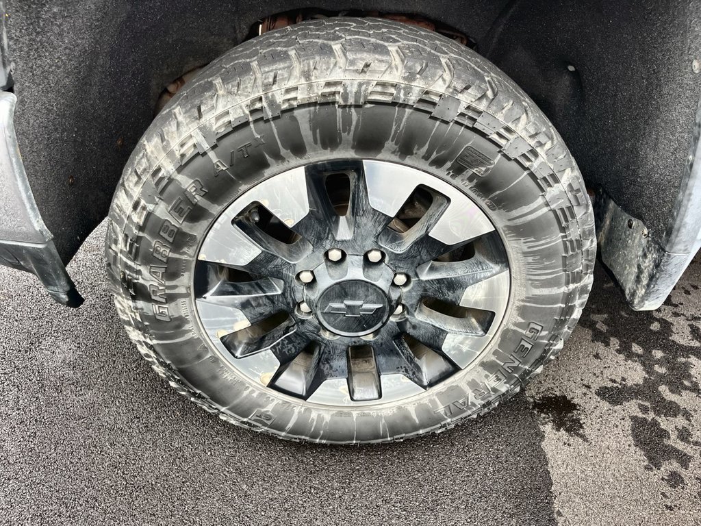 Used 2020 Chevrolet Silverado 2500 LT w/ All Star Edition AWD/4WD image 31