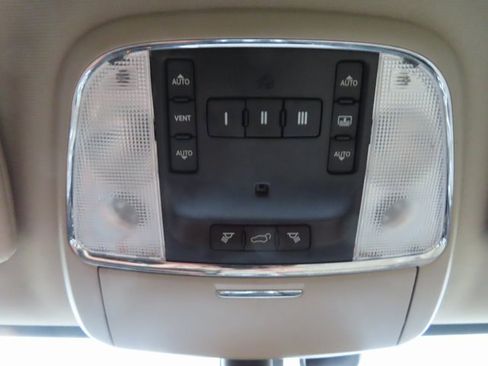 Used 2018 Jeep Grand Cherokee Limited w/ Luxury Group II image 25