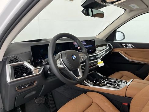 Used 2025 BMW X7 xDrive40i image 9