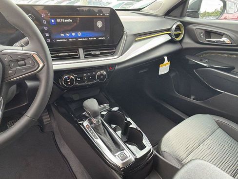 New 2026 Chevrolet Trax LT w/ Driver Confidence Package FWD image 5