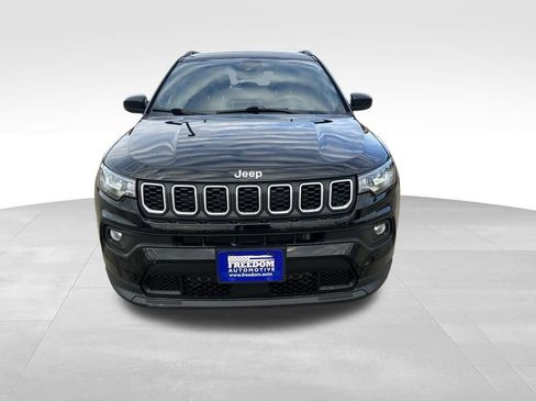 Used 2025 Jeep Compass Latitude w/ Sun & Sound Group AWD/4WD image 50