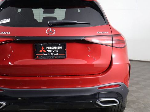 Used 2024 Mercedes-Benz GLC 300 4MATIC w/ AMG Line image 18