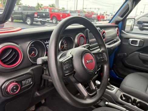 Used 2022 Jeep Gladiator Sport AWD/4WD image 6