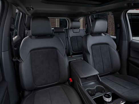 New 2025 Jeep Grand Cherokee Altitude image 16