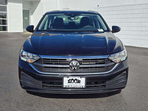 Used 2024 Volkswagen Jetta SE image 9