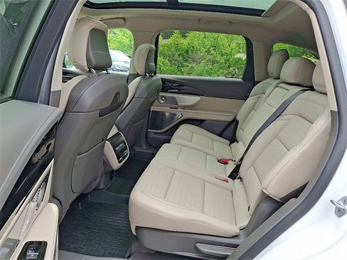 Certified 2025 Lincoln Nautilus Reserve AWD/4WD image 10