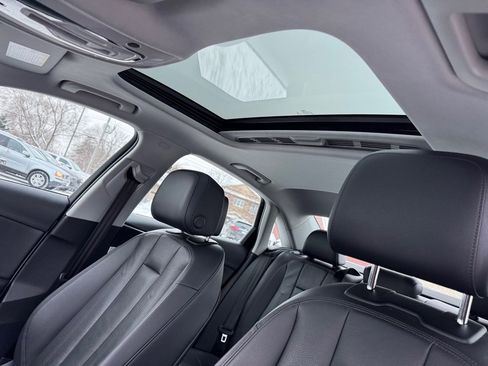 Used 2017 Audi A4 2.0T Premium image 32