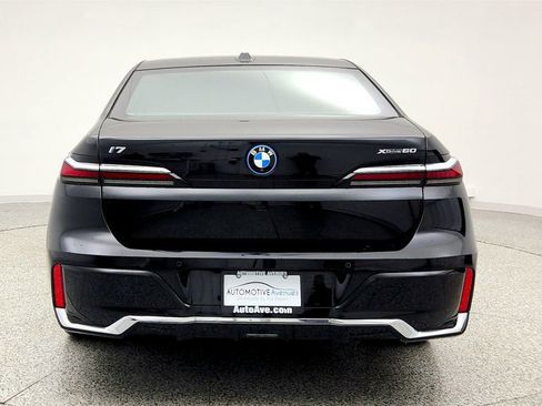 Used 2024 BMW i7 xDrive60 w/ Executive Package image 6