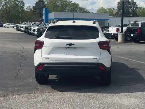 Certified 2024 Chevrolet Trax RS image 7