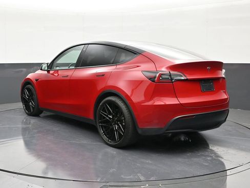 Used 2023 Tesla Model Y Long Range image 3