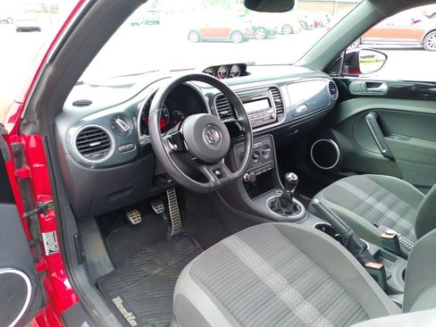 Used 2012 Volkswagen Beetle 2.0T image 10